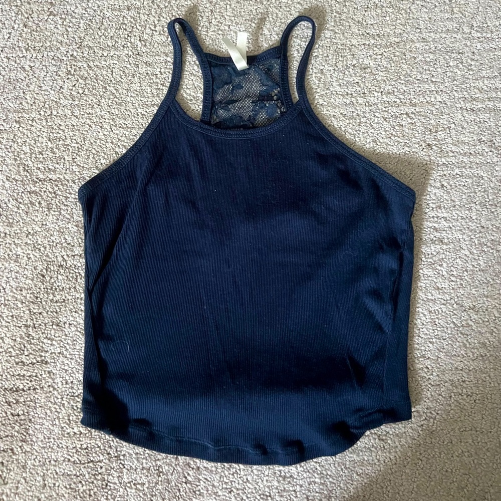 Col Story Comfortable Crop Top